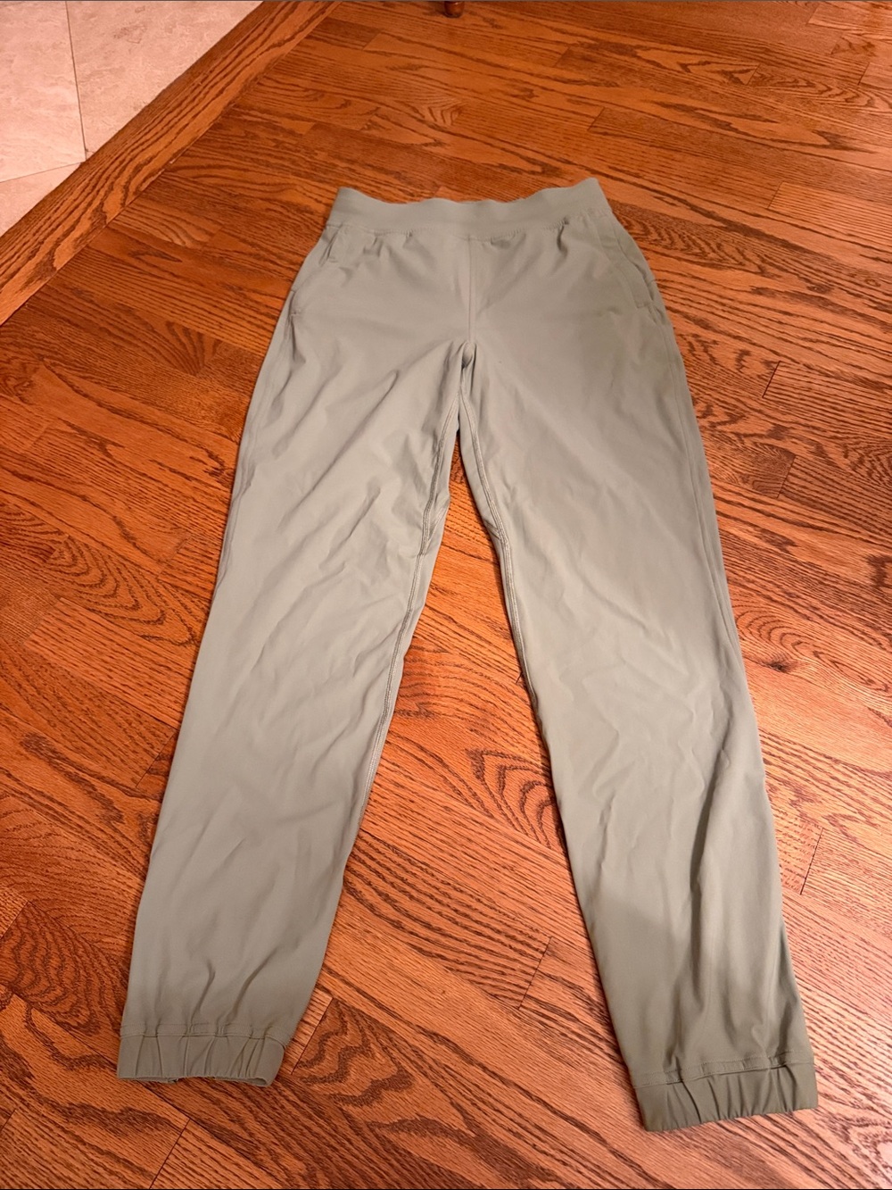 Lululemon  Women's Lightweight Sage Green Jogger Pants